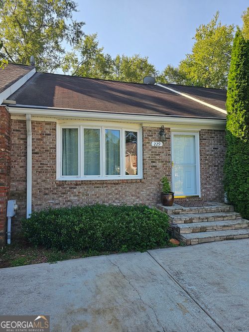 229 Flat Creek Ct, Peachtree City, GA, 30269-3518 | Card Image