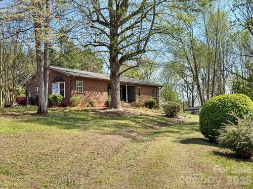 1401 E Union St, Morganton, NC, 28655-5382 | Card Image