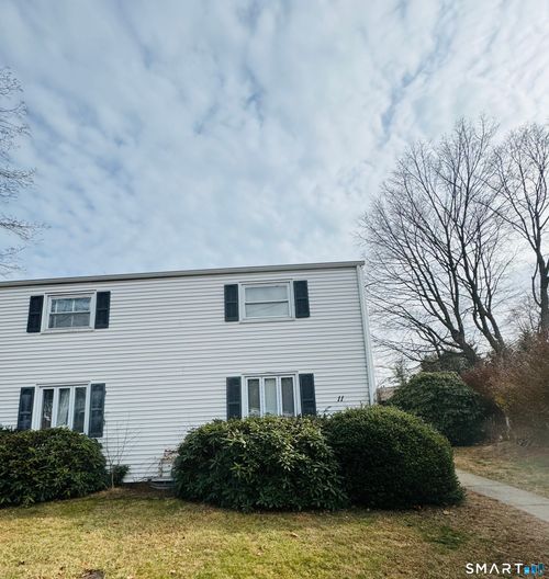 11 Trefoil Ct, Fairfield, CT, 06825-3740 | Card Image