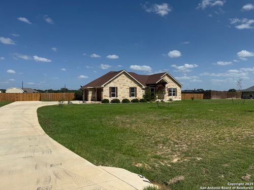 153 Westfield Lndg, La Vernia, TX, 78121-5732 | Card Image