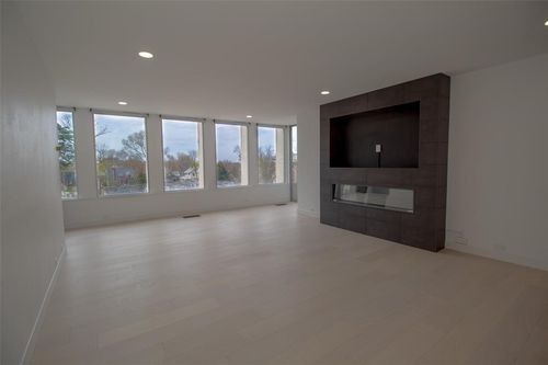 apt-305-2222 1st Ave Ne, Cedar Rapids, IA, 52402-6371 | Card Image