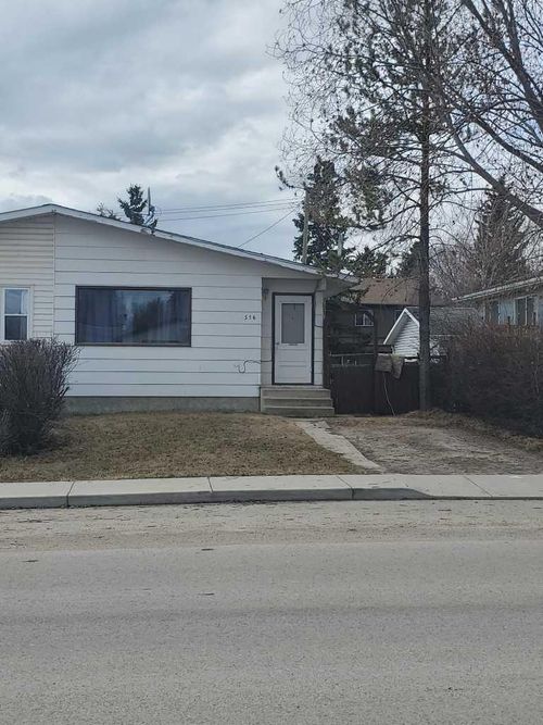 516 52 Street, Home with 5 bedrooms, 2 bathrooms and 3 parking in Edson AB | Card Image