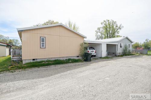 194/196 W Center Street, Blackfoot, ID, 83221 | Card Image