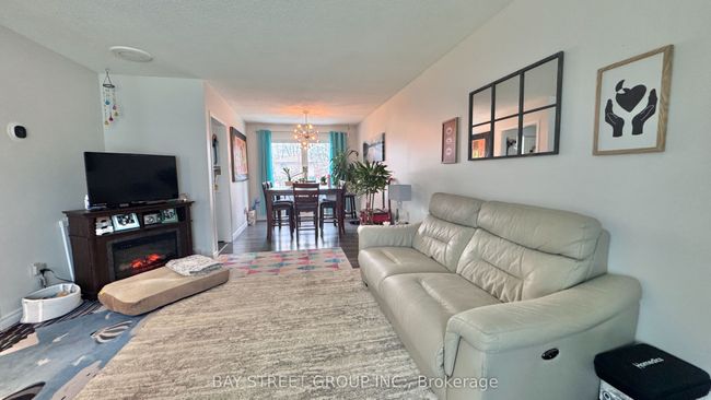 6074 Belaire Ave, House other with 4 bedrooms, 2 bathrooms and 2 parking in Niagara Falls ON | Image 5