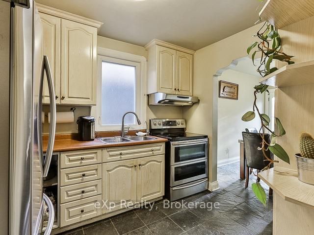 Residential Lease in Toronto W06 4