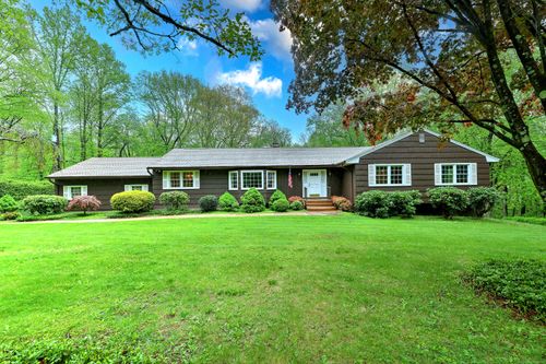 119 Pease Rd, Woodbridge, CT, 06525-2032 | Card Image