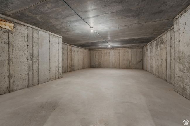 Multipurpose space in the basement. | Image 36