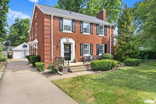 607 W Forrest Hill Ave, Peoria, IL, 61604-1561 | Card Image
