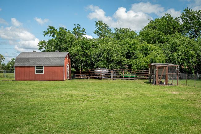 View of yard | Image 6
