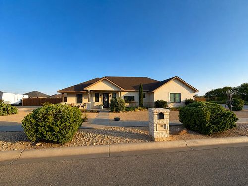 111 Stone Creek Dr, Coahoma, TX, 79511-1106 | Card Image