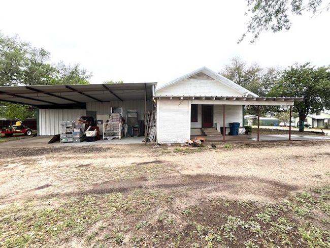 2 Carport | Image 6