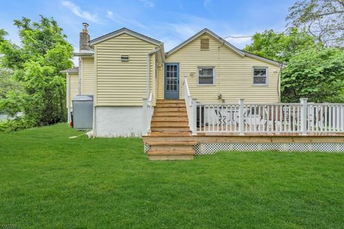 40 Kingsland Rd, Hewitt, NJ, 07421-1519 | Card Image