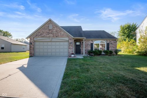 6318 Pickwick Court, Zionsville, IN, 46077 | Card Image