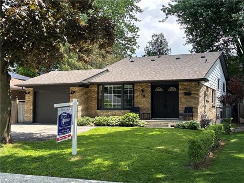 39 Forestgate Dr, Hamilton, ON, L9C6A4 | Card Image