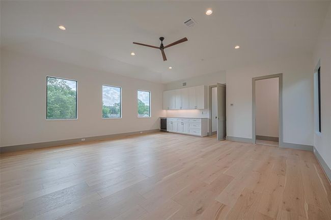 5200 Beech St, House other with 5 bedrooms, 7 bathrooms and 2 parking in Bellaire TX | Image 43