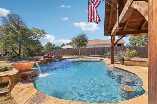 840 Scenic Cir, Dripping Springs, TX, 78620-3007 | Card Image