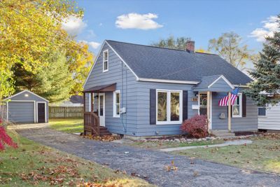 810 32nd Street Sw, House other with 3 bedrooms, 2 bathrooms and null parking in Wyoming MI | Image 3