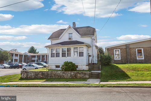 454 Church St, ROYERSFORD, PA, 19468-1921 | Card Image
