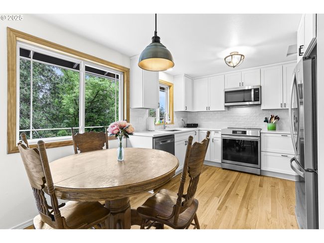 767 Sw 8 Th St, House other with 4 bedrooms, 4 bathrooms and 2 parking in Gresham OR | Image 10