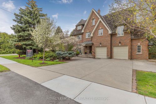34 Garden Ave, Richmond Hill, ON, L4C6L9 | Card Image