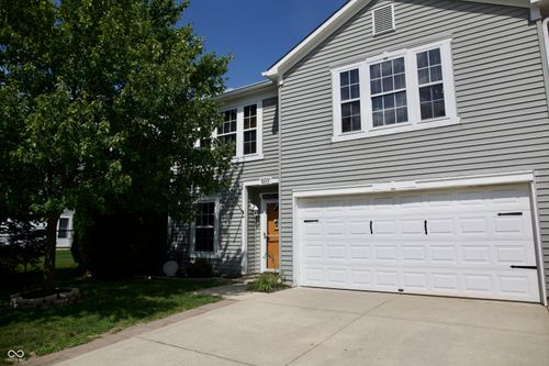 8223 Retreat Ln, Indianapolis, IN, 46259-7691 | Card Image