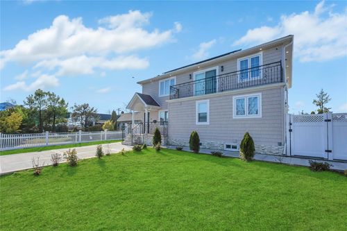 6 Dolphin Drive, Oyster Bay, NY, 11735 | Card Image