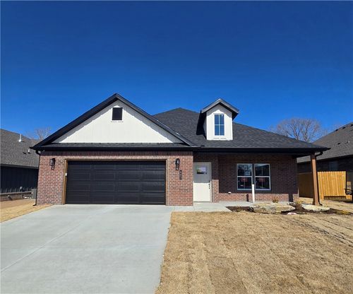 403 Hondo St, Siloam Springs, AR, 72761-5271 | Card Image