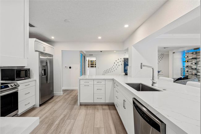 2710 Ne 47 Th St, House other with 3 bedrooms, 2 bathrooms and null parking in Lighthouse Point FL | Image 16