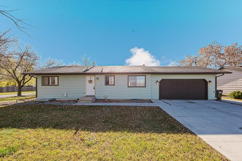 519 10th Ave E, West Fargo, ND, 58078-3028 | Card Image