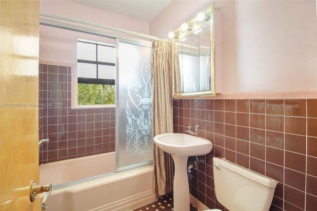 5959 Sw 16 Th Ter, House other with 3 bedrooms, 2 bathrooms and null parking in Miami FL | Image 19