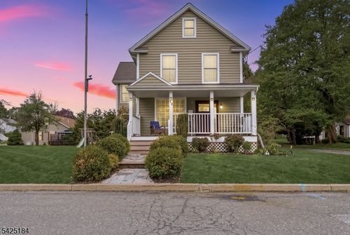 13 New St, Washington, NJ, 07882-1013 | Card Image