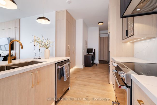 PH215 - 9000 Jane St, Condo with 2 bedrooms, 3 bathrooms and null parking in Concord ON | Image 11