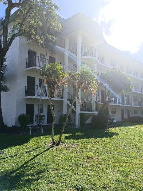 110-3330 Spanish Moss Ter, Lauderhill, FL, 33319-5058 | Card Image