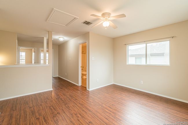 137 Weeping Way, House other with 3 bedrooms, 3 bathrooms and null parking in Cibolo TX | Image 10