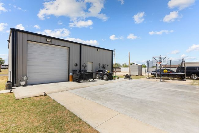 205 Se 1600, House other with 5 bedrooms, 3 bathrooms and 2 parking in Andrews TX | Image 43