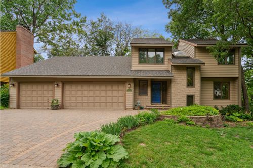 8032 Telegraph Rd, Bloomington, MN, 55438-1178 | Card Image
