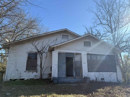 817 S Walnut St, Pine Bluff, AR, 71601-4952 | Card Image