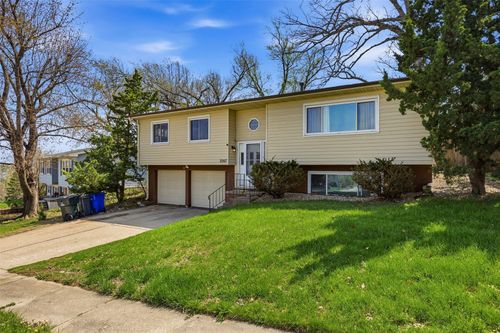 2067 Knollshire Rd Ne, Cedar Rapids, IA, 52402-2826 | Card Image