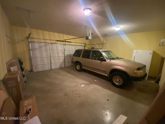 Garage | Image 12