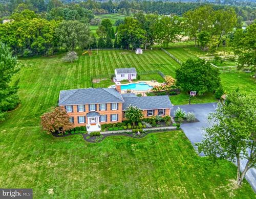 37586 Hughesville Rd, PURCELLVILLE, VA, 20132-4122 | Card Image