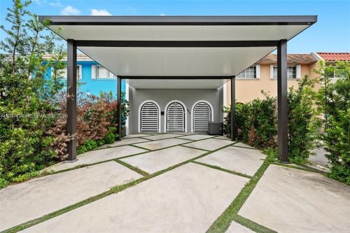 6832 W 2nd Ct, Hialeah, FL, 33014-5302 | Card Image