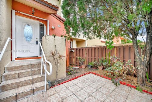 20-9907 Nw 9th Street Cir, Miami, FL, 33172-5166 | Card Image