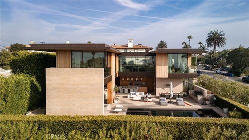 100 N Dianthus St, Manhattan Beach, CA, 90266-6713 | Card Image