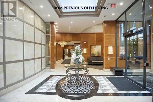 Residential in Toronto (Lansing-Westgate) 2