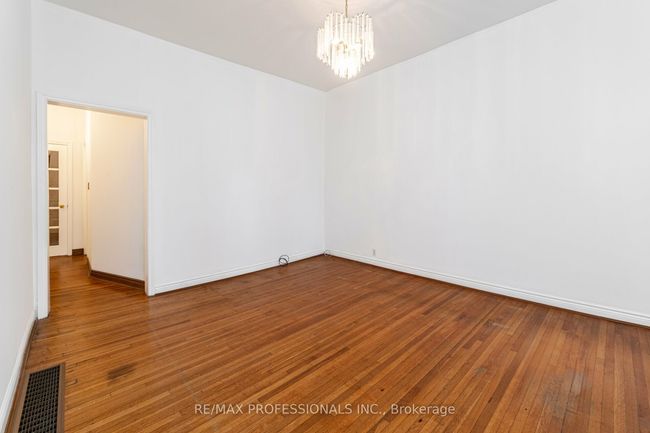 12 O'hara Ave, House attached with 3 bedrooms, 1 bathrooms and 1 parking in Toronto ON | Image 8