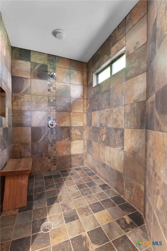 92 N Us Highway 281, Home with 3 bedrooms, 2 bathrooms and null parking in Lampasas TX | Image 33