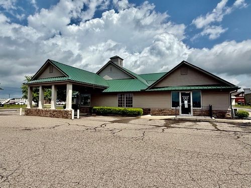 2711 Parkway Dr, Russellville, AR, 72802-2006 | Card Image