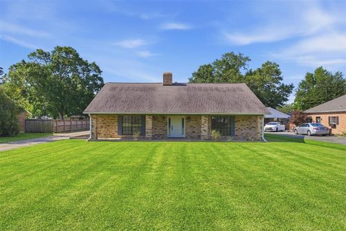 2007 Nicholas St, Lake Charles, LA, 70605-4127 | Card Image