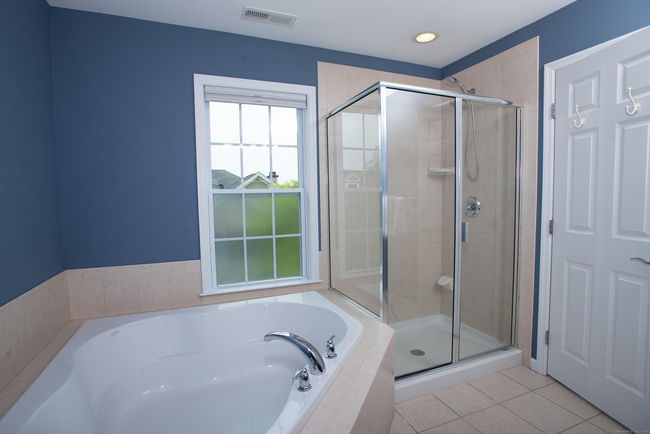 7 - 7 Shawe St, Condo with 3 bedrooms, 3 bathrooms and null parking in Danbury CT | Image 16