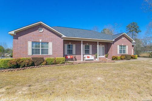 1710 Royal Oaks Dr, Malvern, AR, 72104-5751 | Card Image